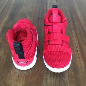 Nike Lebron Soldier XI sneakers